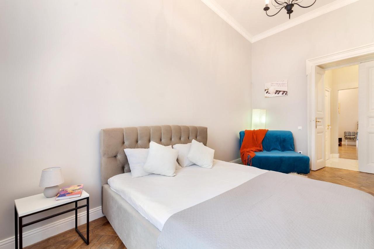 Chopin Apartment In The Center Of Lviv Dış mekan fotoğraf