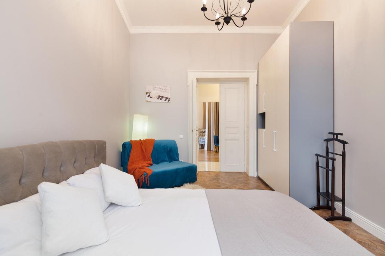 Chopin Apartment In The Center Of Lviv Dış mekan fotoğraf